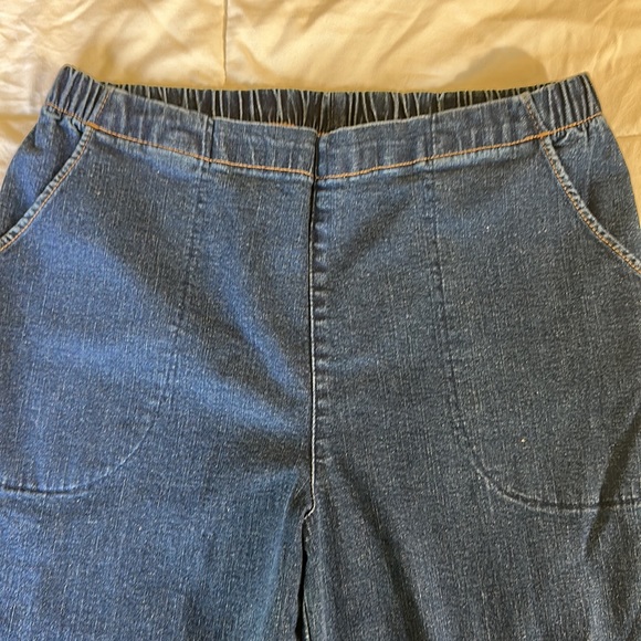 Croft & Barrow pull on jeans. Women’s 14P REGULAR. Front pockets only. - Picture 3 of 14